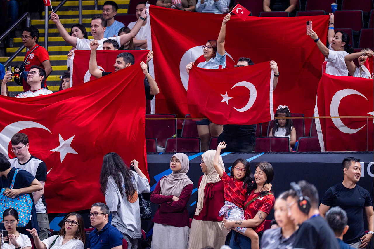 首次晋级世, amp 首次晋级世, amp